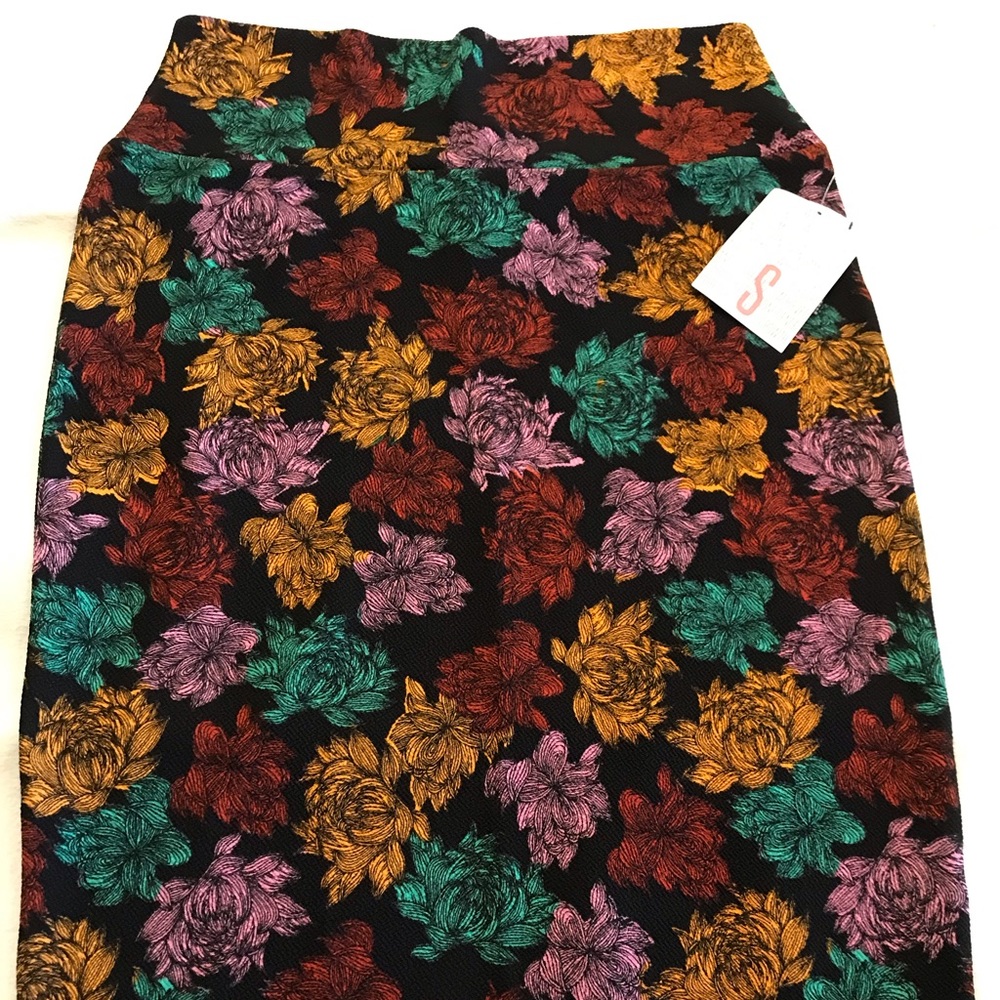 LuLaRoe S Cassie Skirt NWT